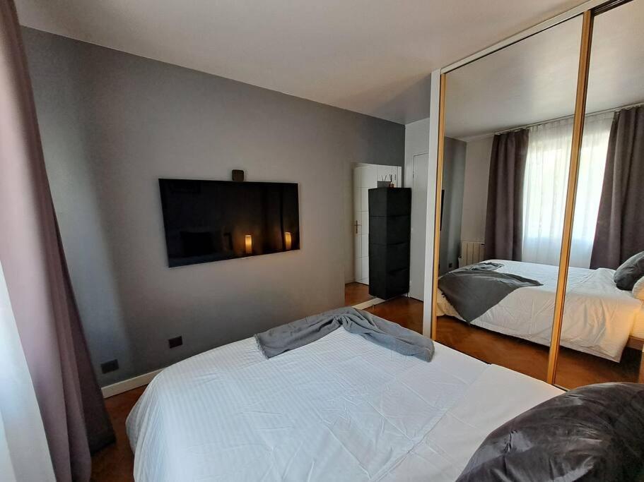 Appartement Aux Portes De Paris Et 5 Minutes Du Metro Charenton-le-Pont Buitenkant foto
